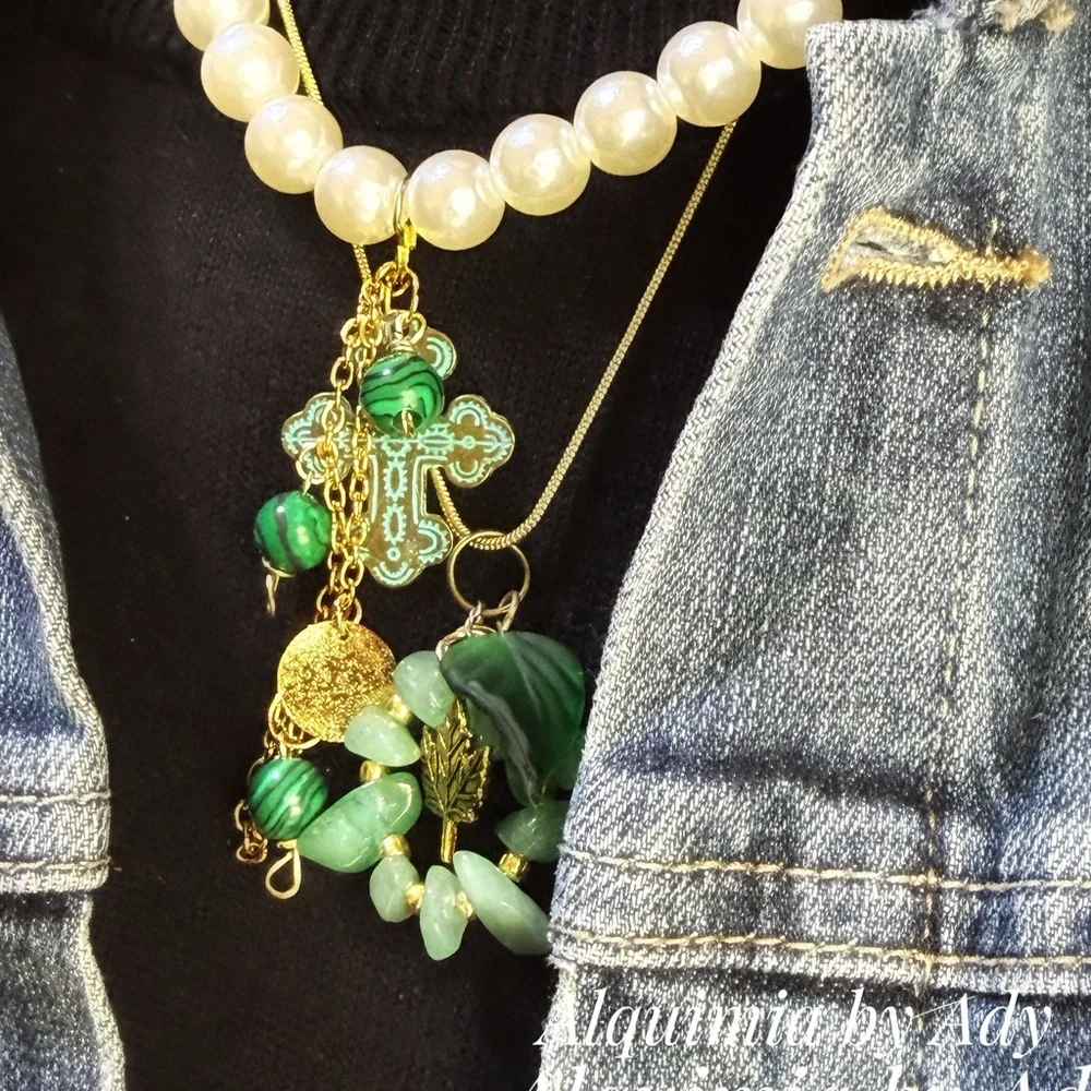 Boho-Vintage Gold and Green aventurine gemstones Leaf charms Necklace